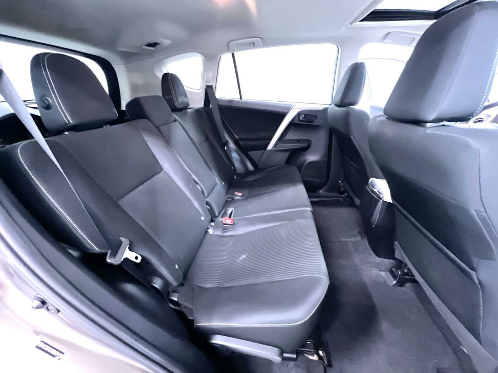 Used 2013 Toyota RAV4 XLE AWD/4WD image 37