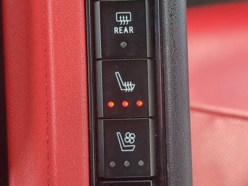 Used 2021 Chevrolet Corvette Stingray w/ Z51 Performance Package image 25