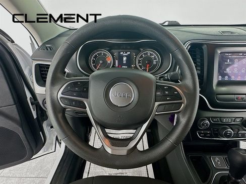 Used 2020 Jeep Cherokee Latitude FWD image 15