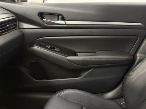 Used 2024 Nissan Altima 2.5 SR FWD image 24
