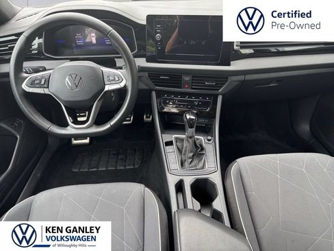 Used 2025 Volkswagen Jetta Sport FWD image 11