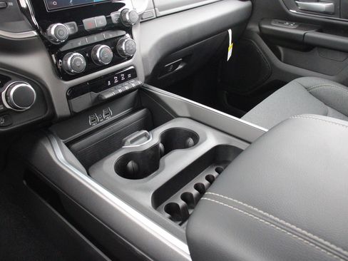 New 2026 RAM 1500 Big Horn AWD/4WD image 19