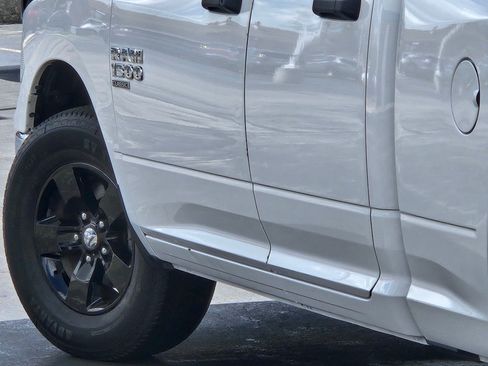 Used 2024 RAM 1500 Classic SLT AWD/4WD image 16