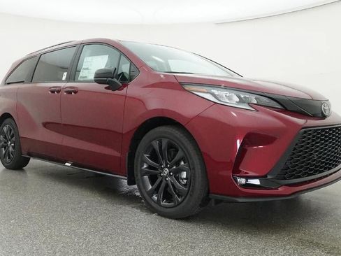 New 2026 Toyota Sienna XSE FWD image 29
