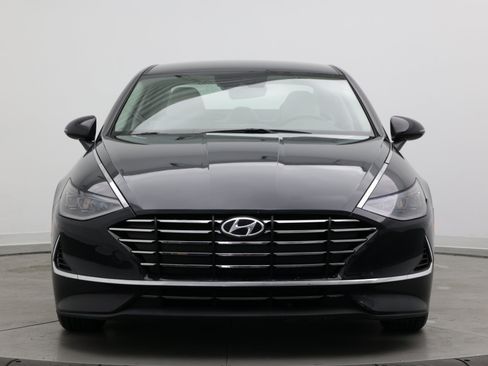 Used 2023 Hyundai Sonata SE FWD image 2