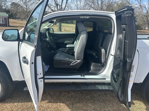 Used 2021 Chevrolet Colorado W/T image 12