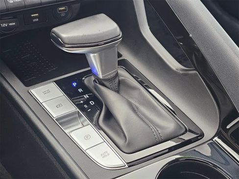 Certified 2021 Hyundai Elantra Limited w/ Cargo Package image 35