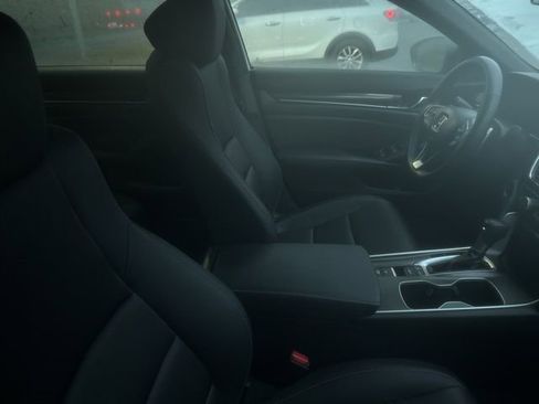 Used 2022 Honda Accord Sport image 11