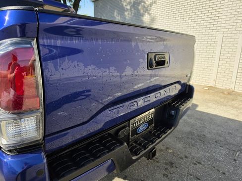 Used 2023 Toyota Tacoma TRD Off-Road w/ TRD Premium Off Road Package image 22