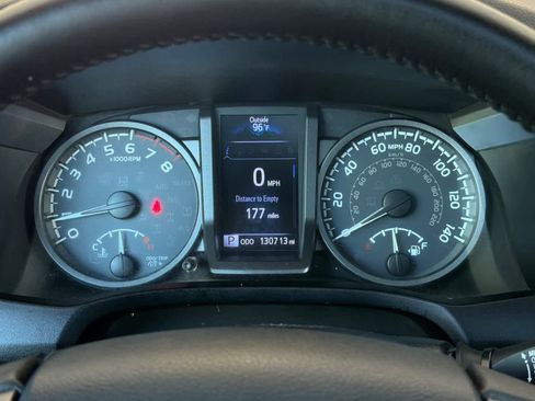 Used 2019 Toyota Tacoma TRD Off-Road w/ TRD Premium Off Road Package AWD/4WD image 28