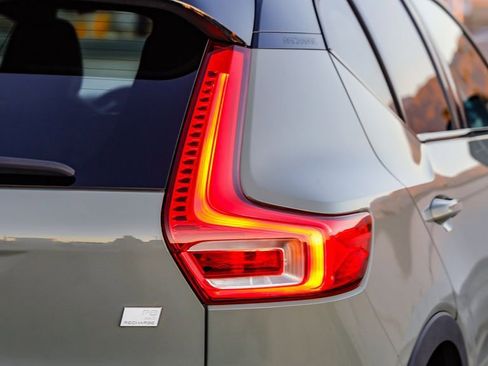 Used 2021 Volvo XC40 P8 Recharge image 10