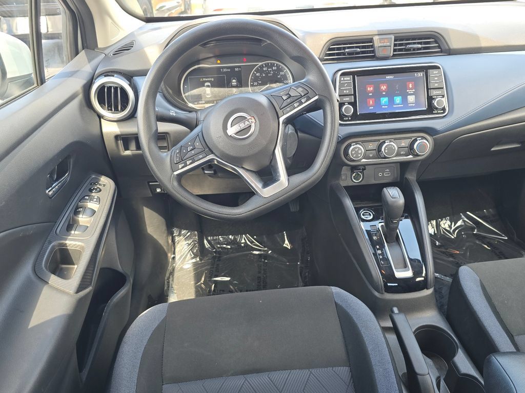 Used 2025 Nissan Versa SV FWD image 11