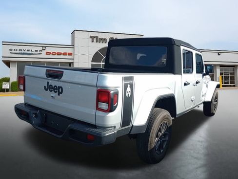 Used 2024 Jeep Gladiator Sport image 4