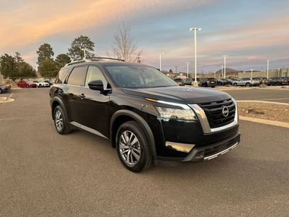 Used 2023 Nissan Pathfinder SL