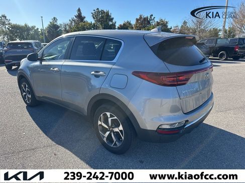 Certified 2022 Kia Sportage LX image 9