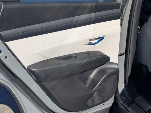 Used 2025 Hyundai Tucson SE image 18