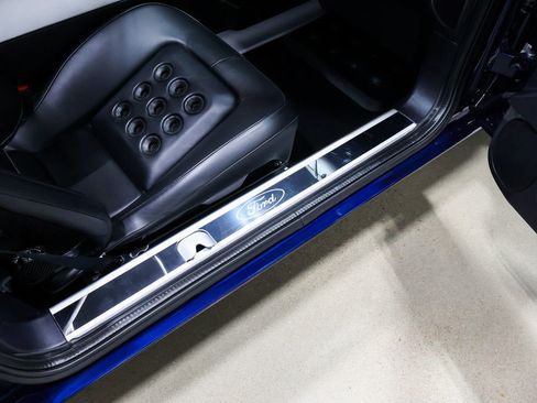 Used 2006 Ford GT RWD image 44