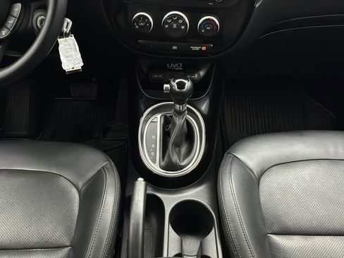 Used 2016 Kia Soul ! FWD image 22