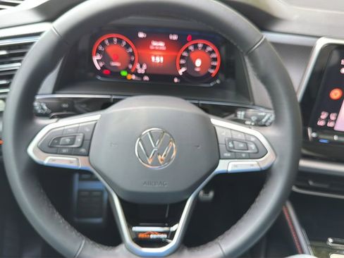 New 2026 Volkswagen Atlas Peak Edition AWD/4WD image 11