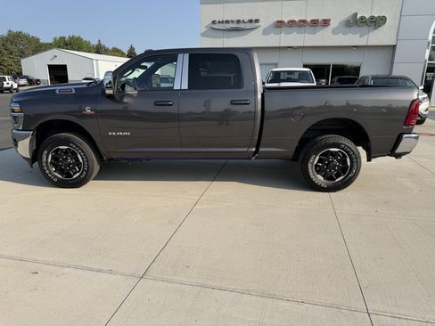 Used 2025 RAM 3500 Laramie AWD/4WD image 4