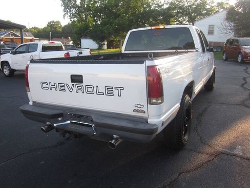 Used 1998 Chevrolet Silverado 2500 2WD Extended Cab w/ Preferred Equipment Group 2 image 6