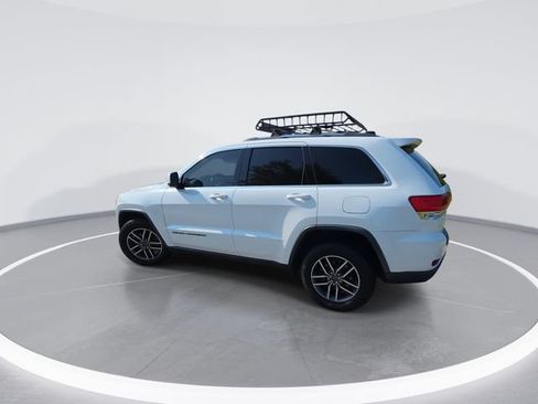 Used 2019 Jeep Grand Cherokee Laredo w/ Laredo X Package AWD/4WD image 6