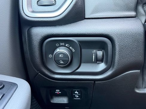 Used 2020 RAM 1500 Big Horn AWD/4WD image 24