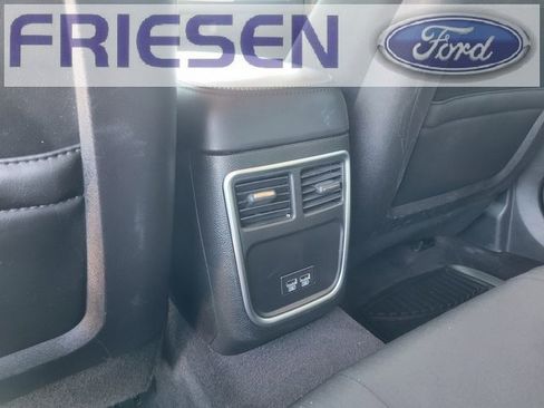 Used 2018 Chrysler 300 Touring w/ Sport Appearance Package image 21