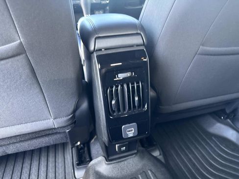 Used 2025 Jeep Compass Sport image 16