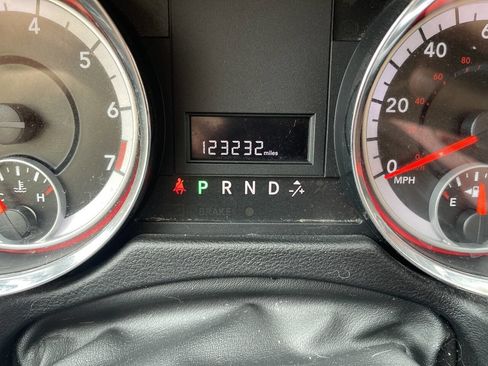 Used 2012 Dodge Grand Caravan SXT FWD image 15