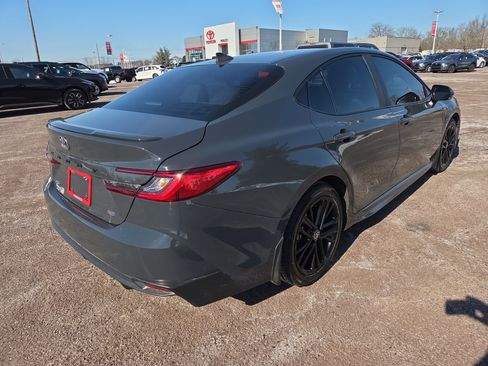 Certified 2025 Toyota Camry SE image 3