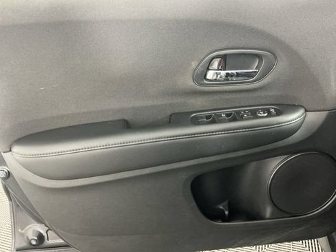 Used 2019 Honda HR-V LX image 7