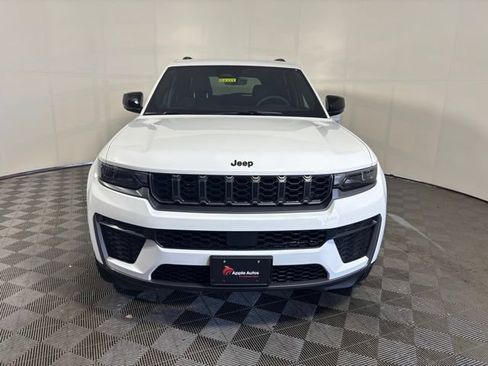 New 2026 Jeep Grand Cherokee Altitude AWD/4WD image 2