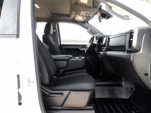 Used 2022 Chevrolet Silverado 1500 LT w/ Z71 Off-Road Package image 36