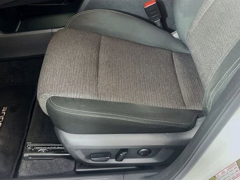 Used 2022 Nissan Rogue SV image 19