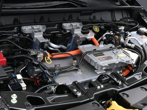 New 2026 Nissan Leaf SV+ w/ Floor Mat Package (SV+) FWD image 23