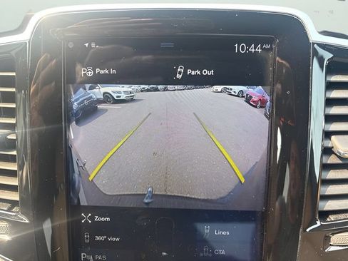 Used 2018 Volvo XC90 T6 Momentum w/ Convenience Package AWD/4WD image 12