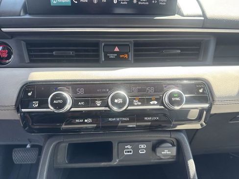 Certified 2023 Honda Pilot Touring image 20