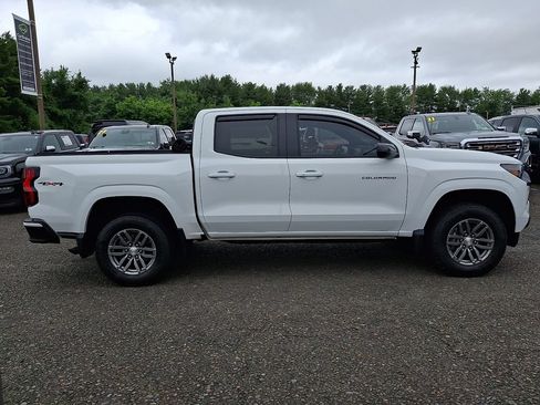 Used 2024 Chevrolet Colorado LT w/ LT Convenience Package AWD/4WD image 7
