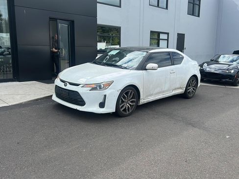 Used 2014 Scion tC FWD image 1