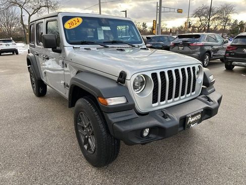 Used 2024 Jeep Wrangler Sport S image 4