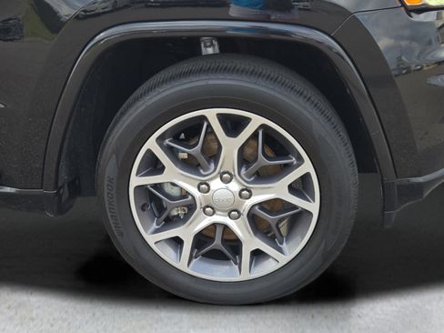 Used 2021 Jeep Grand Cherokee Overland image 3