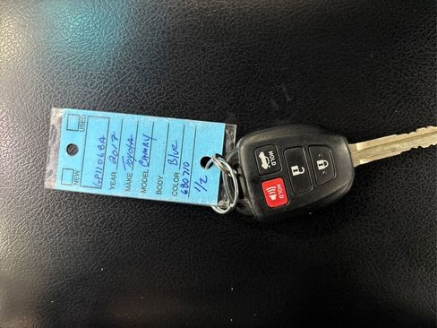 Used 2017 Toyota Camry SE image 33