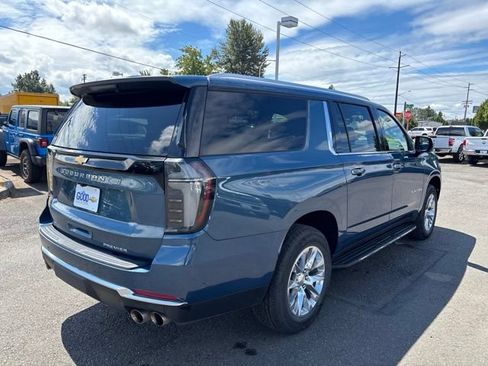 Used 2025 Chevrolet Suburban Premier AWD/4WD image 5