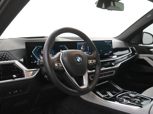 Used 2024 BMW X5 xDrive40i AWD/4WD image 17