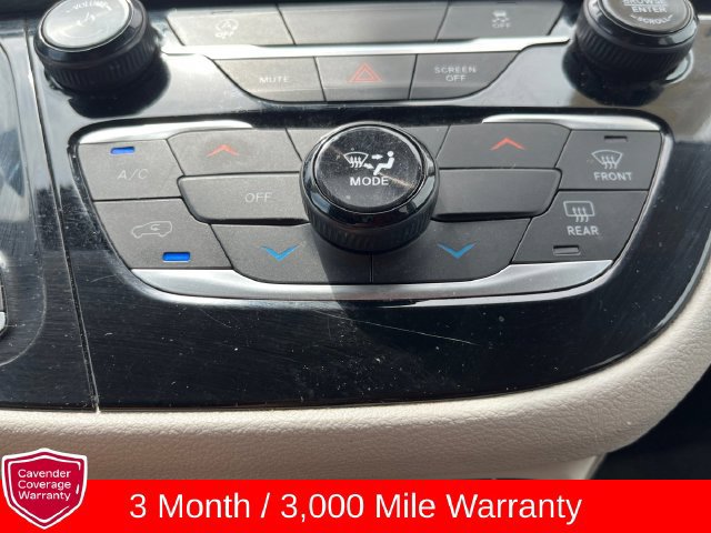 Used 2023 Chrysler Voyager LX FWD image 4