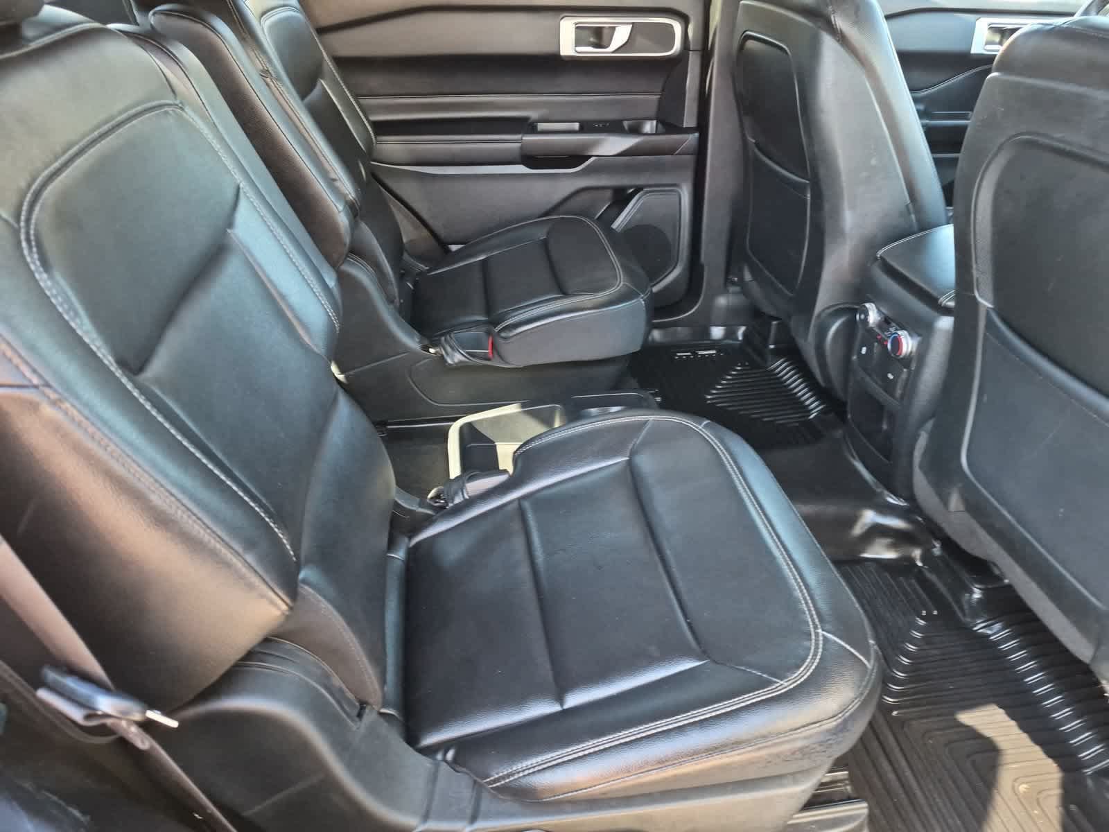 Used 2020 Ford Explorer XLT w/ Equipment Group 202A AWD/4WD image 20