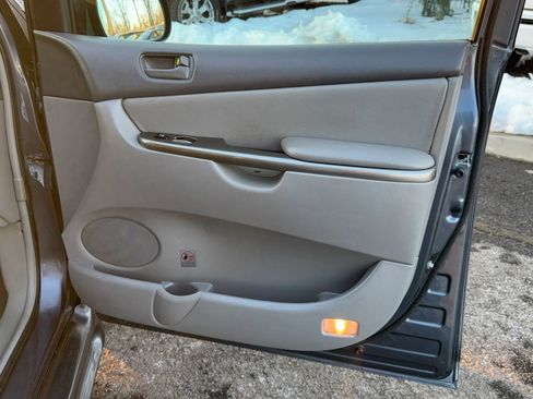 Used 2010 Toyota Sienna LE image 16