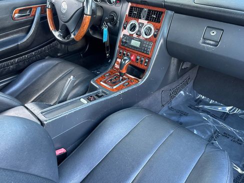 Used 2003 Mercedes-Benz SLK 320 image 28