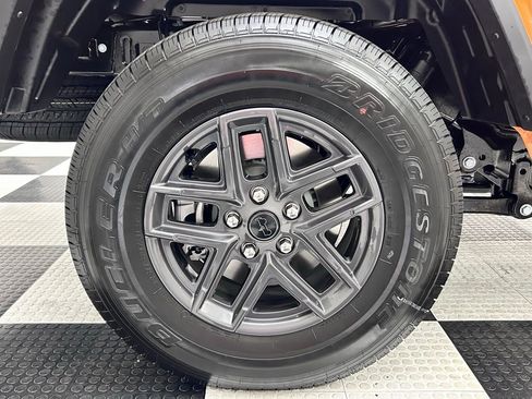 New 2025 Jeep Gladiator Sport image 9